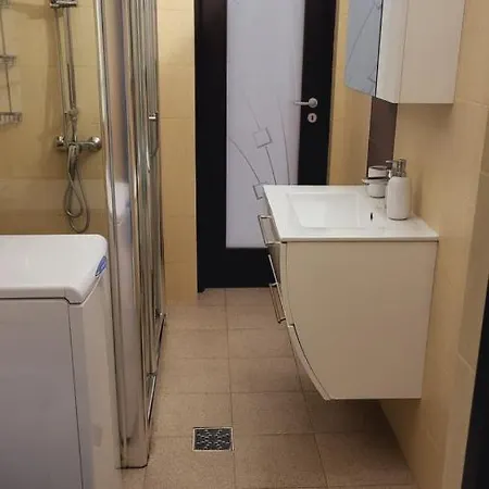 Imob Bibi House Апартаменты *