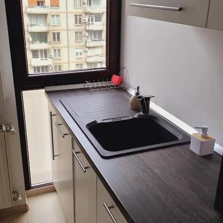 Imob Bibi House בוקרשט